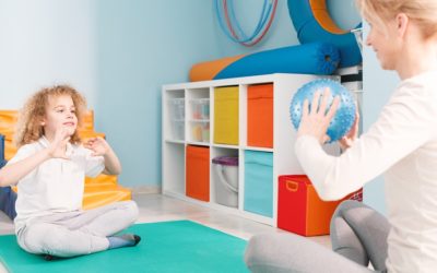 Child-Psychologist-play-with-young-child